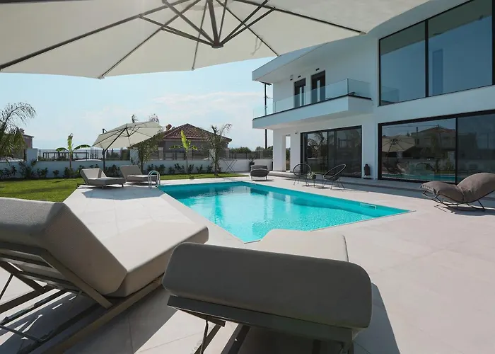 Sunshine Villa