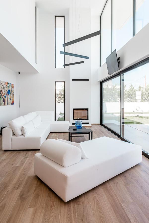 Sunshine Villa *