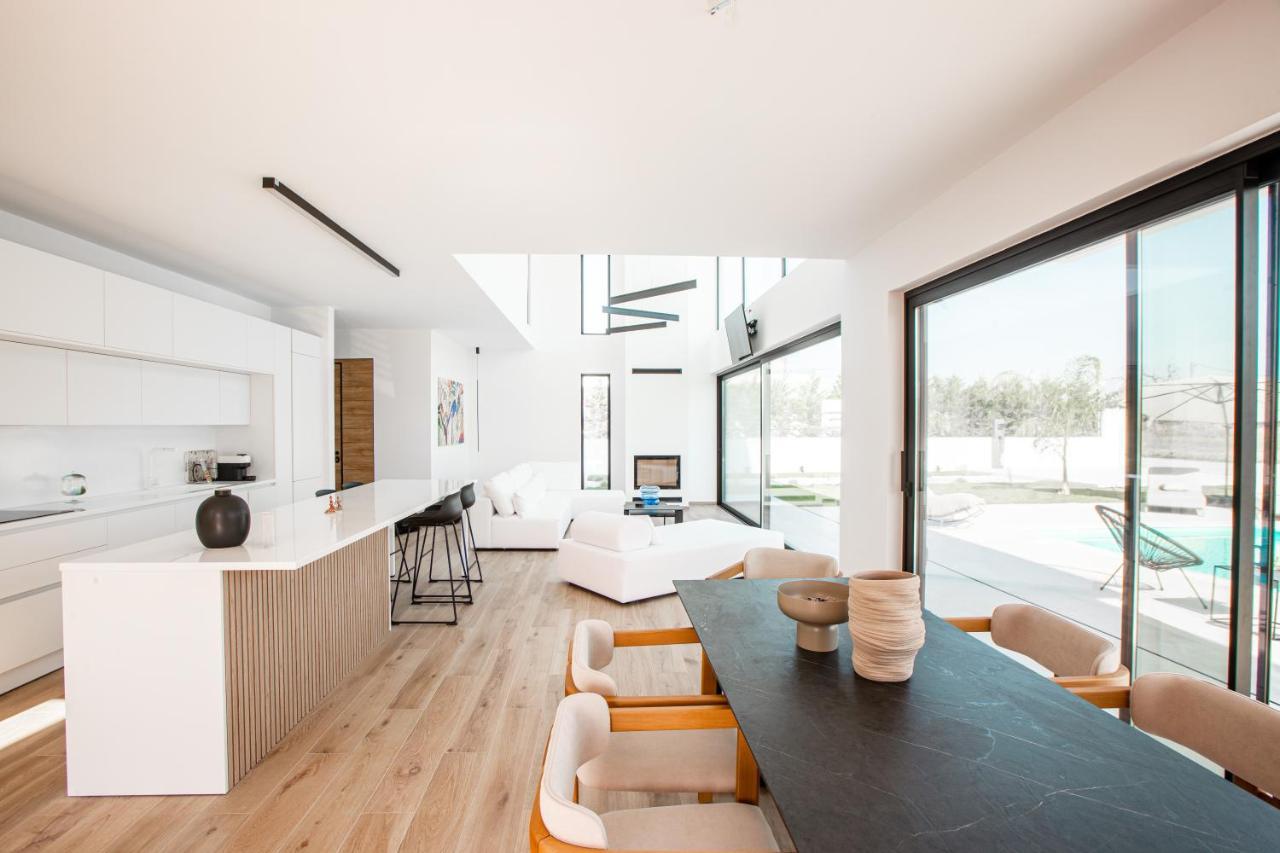 Sunshine Villa *